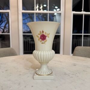 ✨ Vintage Lenox Roselyn Amore Vase ✨